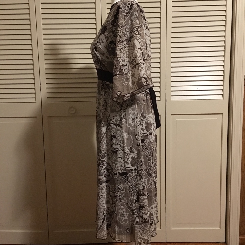 Dress - Picture 2 of 6